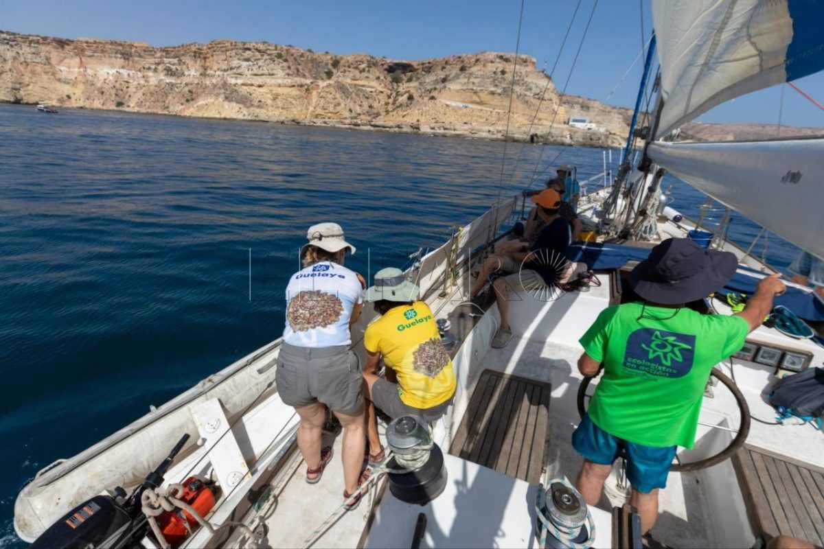 0d52b911 fb26 4075 8e0a 5b105c059ebc e1719060619811 El velero Diosa Maat finaliza su visita a Melilla en su campaña por la defensa del Mar de Alborán.