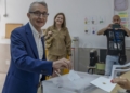 José Miguel Tasende destaca tener que haber hecho cola para votar y anima a los ciudadanos a participar