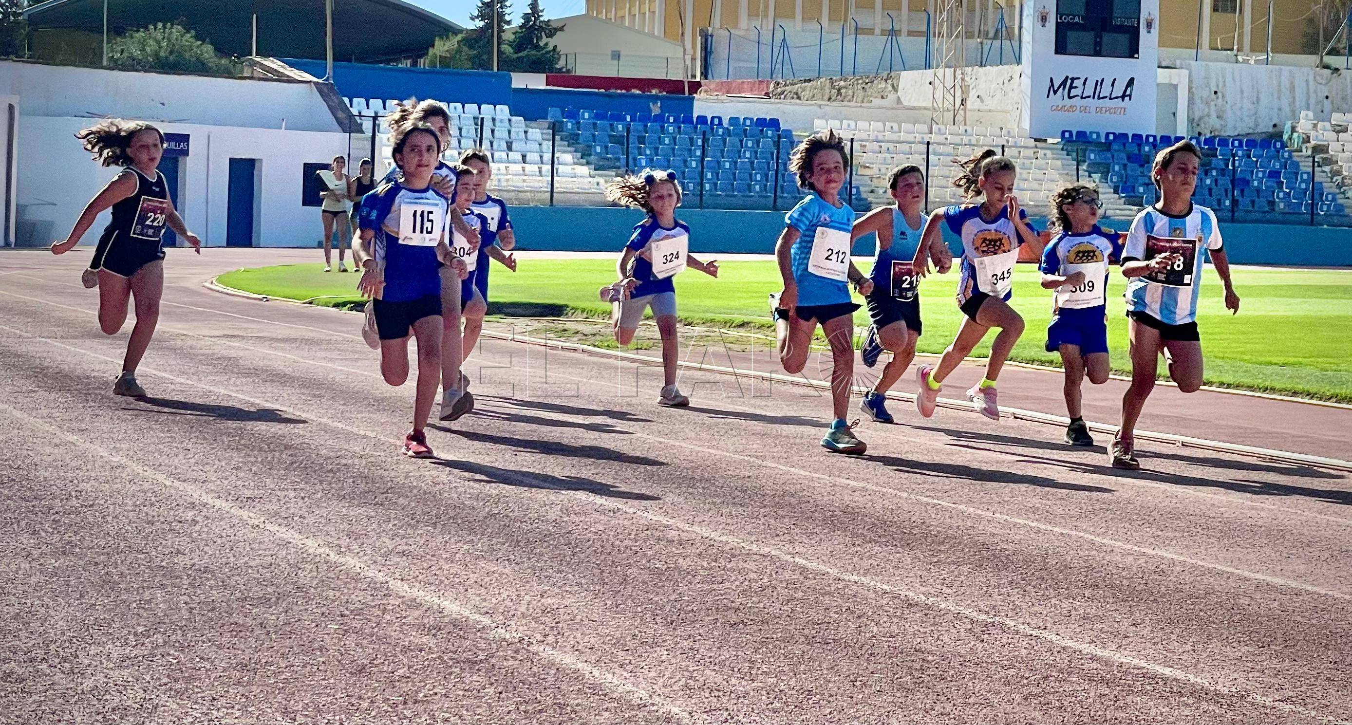 500 sub 10 El Playa de Melilla cierra su año con su torneo de Media Distancia
