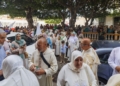 8a84fede 0361 41ef b679 23edadef0f49 Multitudinaria despedida para el centenar de melillenses que peregrinan a La Meca
