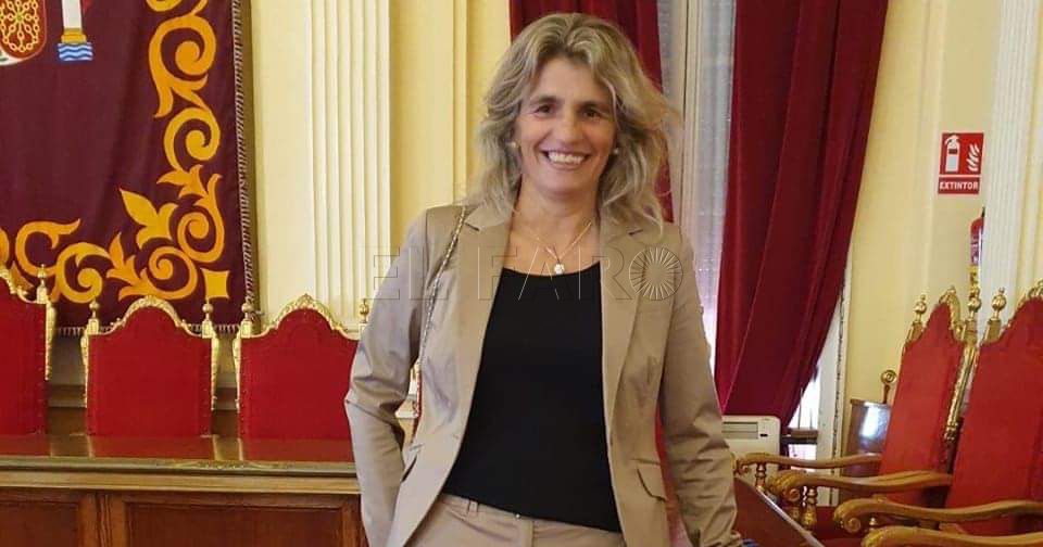 Eva El Carrillo| Eva González: "Son ya casi 27 años suplicando para que derriben el depósito de agua de Cabrerizas"
