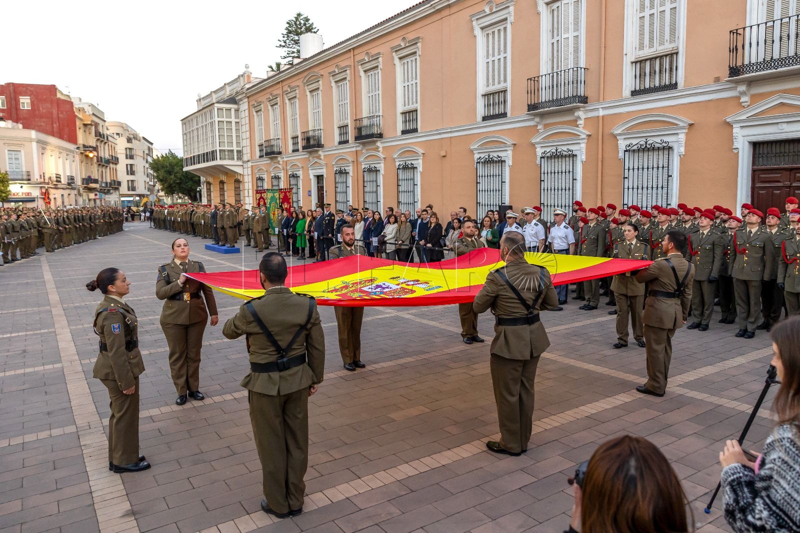 WhatsApp Image 2024 03 14 at 20.35.17 1 Arriado de bandera especial por el X Aniversario del reinado de Felipe VI