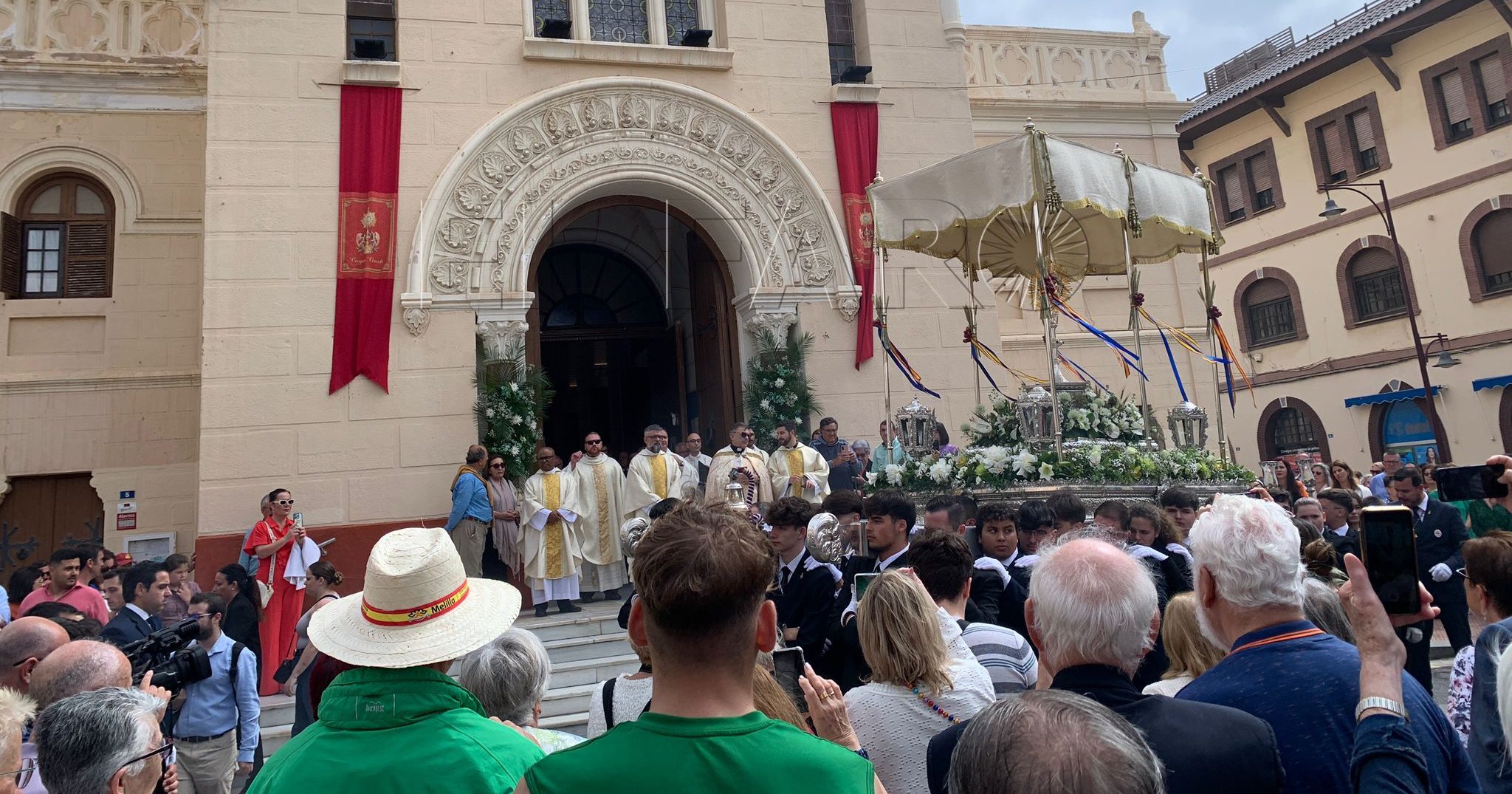WhatsApp Image 2024 06 02 at 11.25.23 e1717325933467 Fe y devoción en la procesión del Corpus Christi en Melilla