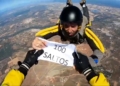 11 Un melillense aporta tres saltos en paracaídas para un récord mundial