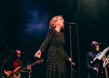 Sole Giménez celebra sus 40 años en la música en Melilla