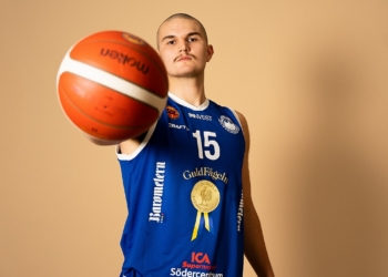 El conjunto colegial daba ayer a conocer el nombre de su primer fichaje de cara a la próxima temporada en Tercera FEB, tratándose del pívot sueco Malte Eriksson
