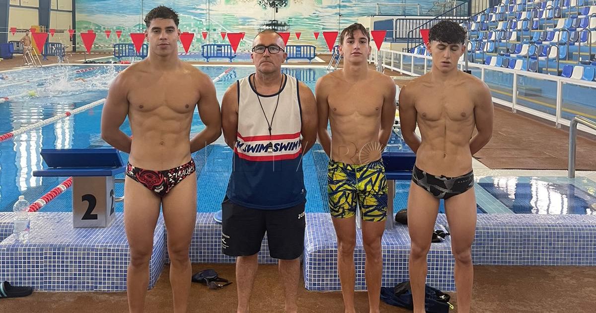 34lolol Tres melillenses, en el Absoluto junior de natación