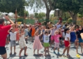 Captura de pantalla 2024 07 12 a las 22.48.19 copia recorte 2 Bonnemaison visita el segundo taller de inglés de Educa Verano con 110 niños beneficiarios