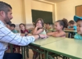Captura de pantalla 2024 07 12 a las 23.02.38 copia recorte Bonnemaison visita el segundo taller de inglés de Educa Verano con 110 niños beneficiarios
