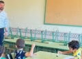 Captura de pantalla 2024 07 12 a las 23.03.23 copia recorte Bonnemaison visita el segundo taller de inglés de Educa Verano con 110 niños beneficiarios