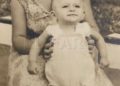 Con mi madrina y prima Mari Carmen en el parque Hernandez 1956 Carlos Rubiales, el niño que quería ser de mayor churrero