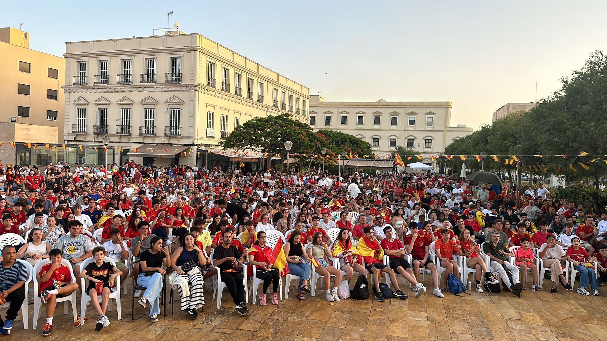 ESPANA FRANCIA CULTURAS Multitud de pantallas gigantes por España para ver la final de la Eurocopa