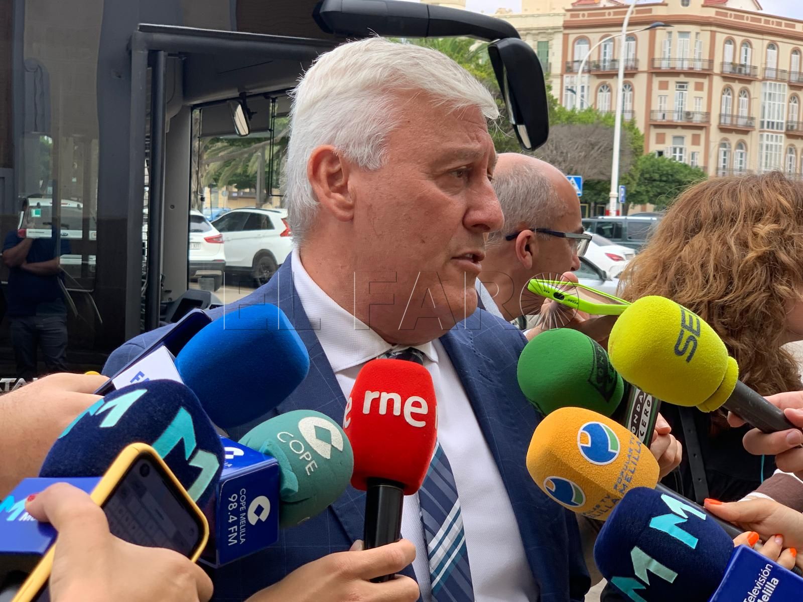 Foto 1 pag 9 Medio Ambiente saneará la desembocadura del Río de Oro de inmediato