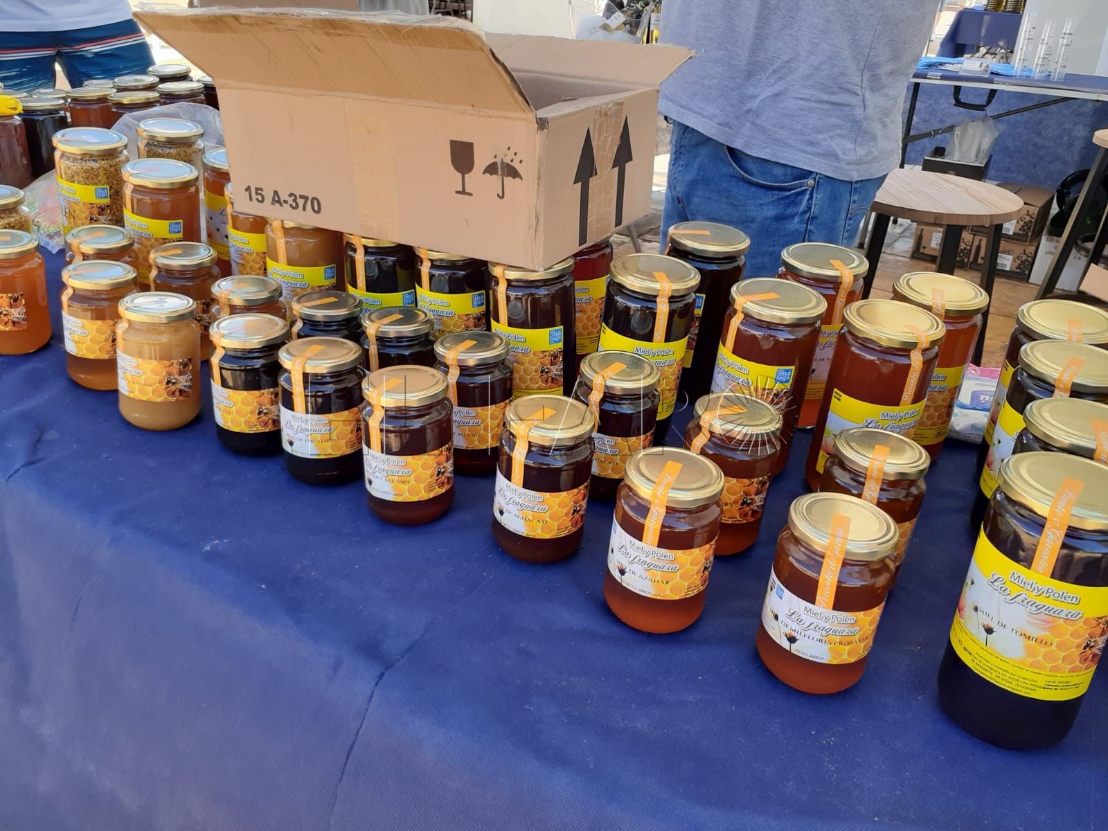 Miel pura F. Malaga 1 Los Feriantes malagueños se van con un buen sabor de boca de Melilla