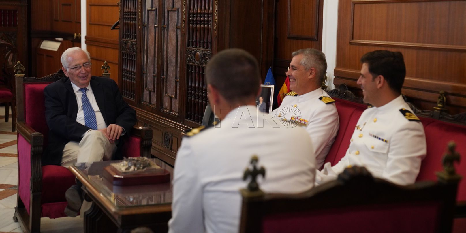 Web 3 El comandante Manuel Ángel López coge el testigo de Juan Chicharro al frente del Isla Pinto