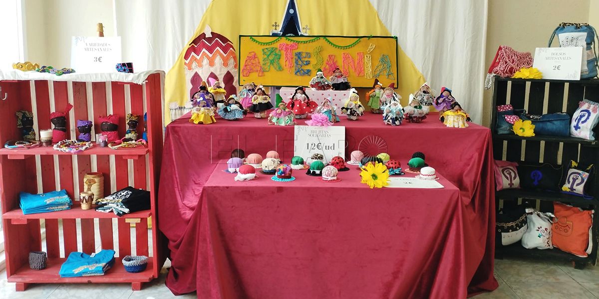 WhatsApp Image 2024 07 04 at 18.45.26 Melilla Acoge celebra un mercadillo solidario con mucho arte