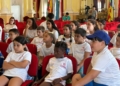 WhatsApp Image 2024 07 10 at 10.35.49 7 Unos 50 niños de las colonias de Cáritas visitan la Asamblea