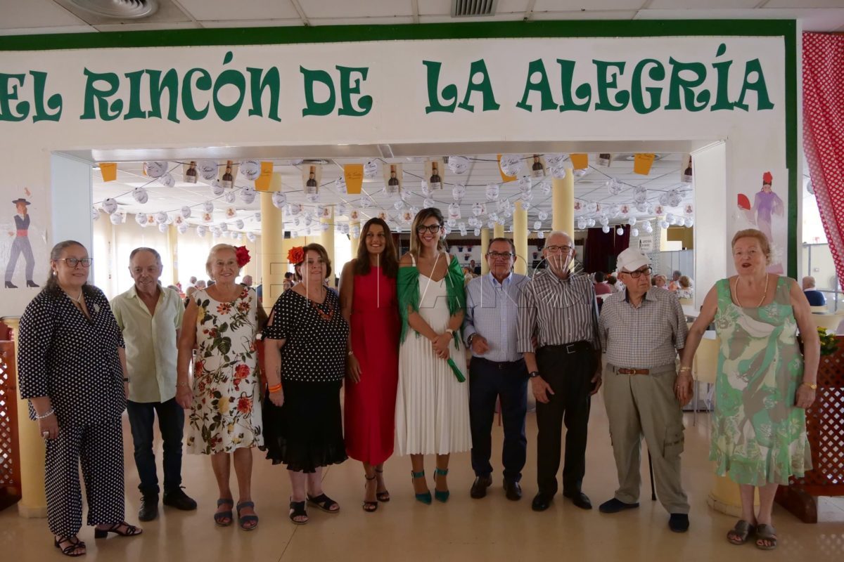 0c15f83b 81e6 420a 9191 cafdfa26e9d8 e1725021592540 La Feria 2024 calienta motores con la inauguración de la Caseta 'El Rincón de la Alegría' en el Centro Social de Mayores