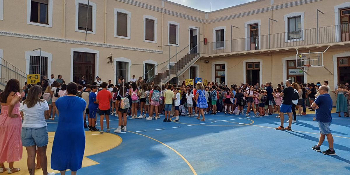 2 3 Más de 12.000 alumnos de Melilla recibirán ayudas de 115 euros
