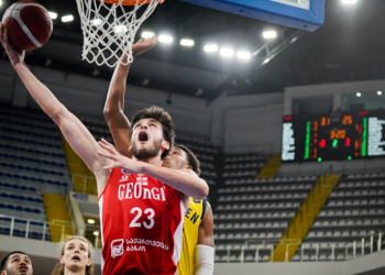 Nika es un jugador fijo en las selecciones de Georgia desde que era Sub-16, logrando ser campeón de Europa Sub-20 ‘B’ de la FIBA 2022.
