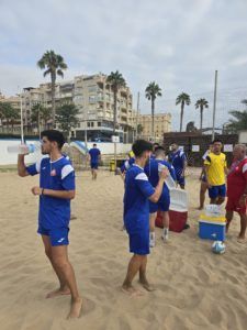 GUnfHJJWgAEZI0E El Melistar se ejercita con toda su plantilla al cien por cien