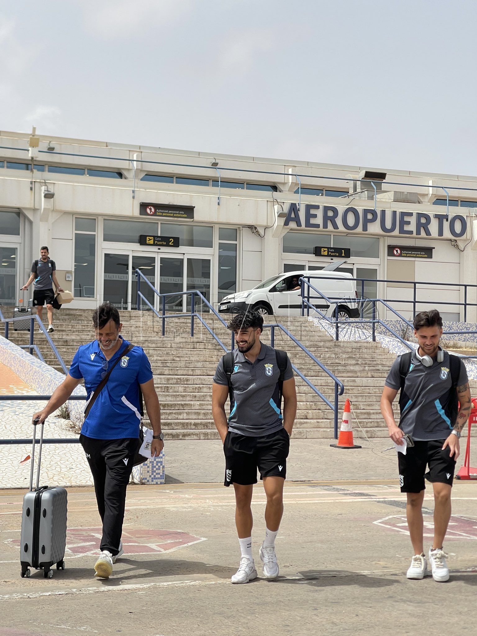 GWOnMLzX0AAmXyZ Pistoletazo de salida al proyecto deportivo de la UD Melilla 2024-25