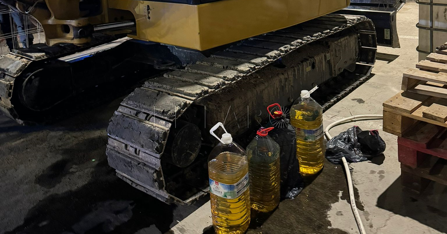 fhfhfh Sorprendido in fraganti cuando robaba combustible de una retroexcavadora
