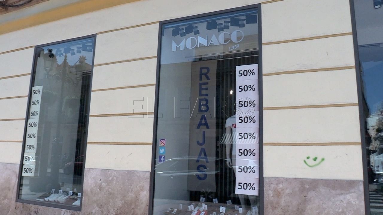 foto rebajas Los comerciantes afirman que repuntan las ventas en las rebajas de agosto