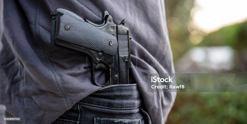 Melilla cuenta con 330 licencias para 422 armas