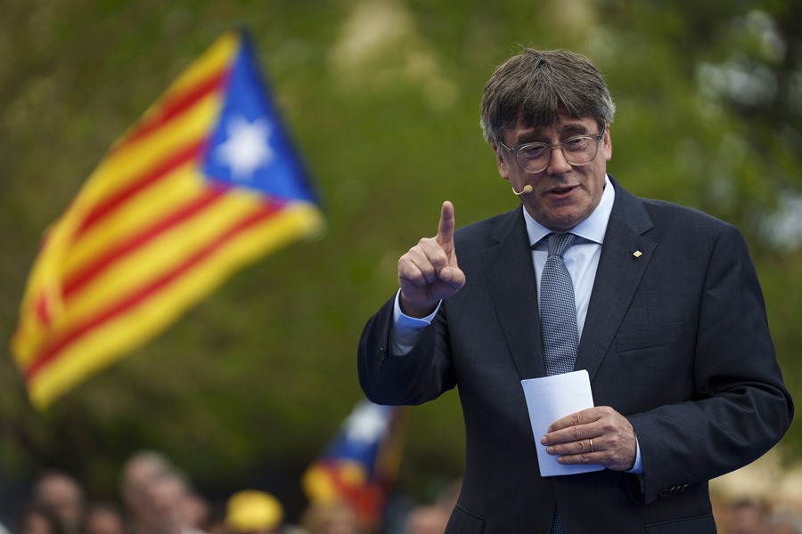 Robles cree que Puigdemont podría "haberse ahorrado el show"