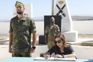 robles visita a los peones de vlez de la gomera y alhucemas foto marco romeromde 53933735703 o Margarita Robles visita los peñones de Vélez y Alhucemas para reconocer el trabajo de las guarniciones que velan por la seguridad