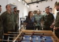 robles visita a los peones de vlez de la gomera y alhucemas foto marco romeromde 53933943840 o recorte Margarita Robles visita los peñones de Vélez y Alhucemas para reconocer el trabajo de las guarniciones que velan por la seguridad