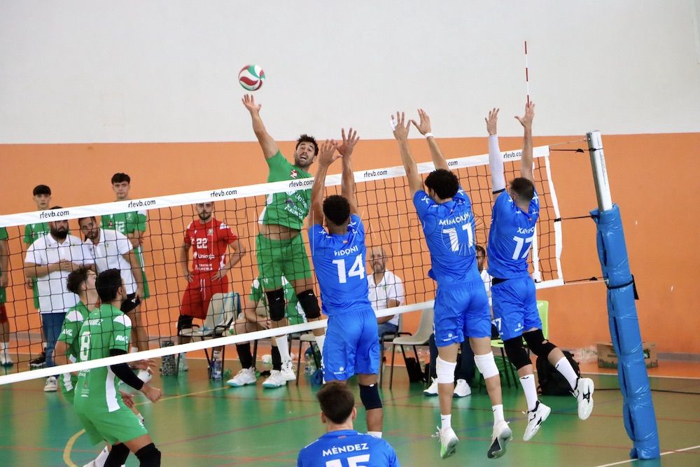 22 09 24 Unicaja Costa de Almeria Huetor Vega 6 El CV Melilla pierde en su último test de la pretemporada