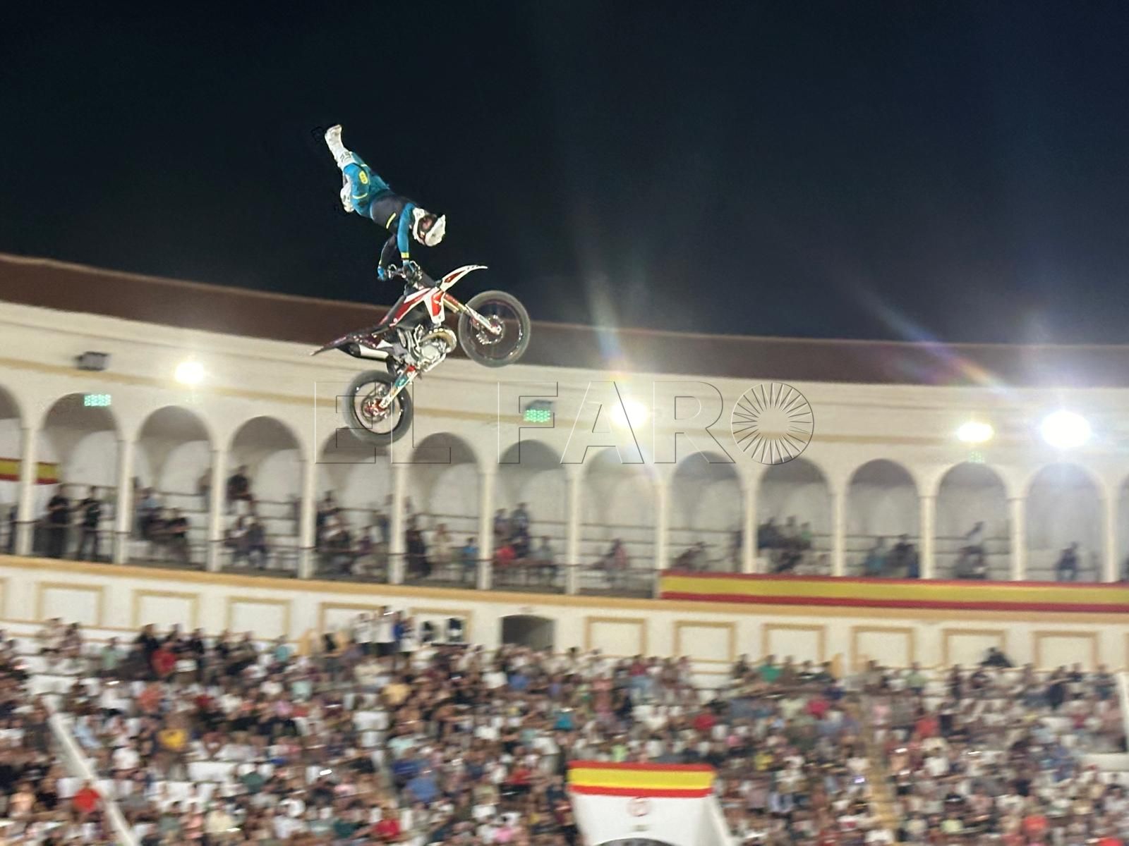 Éxito arrollador del espectáculo Freestyle Motocross