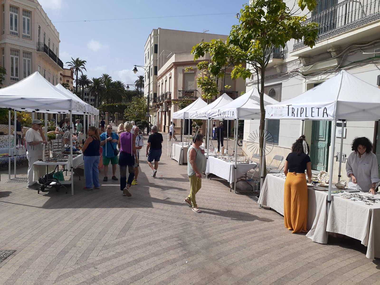 Artesania 1 Los artesanos están muy satisfechos con las ventas del pasado domingo