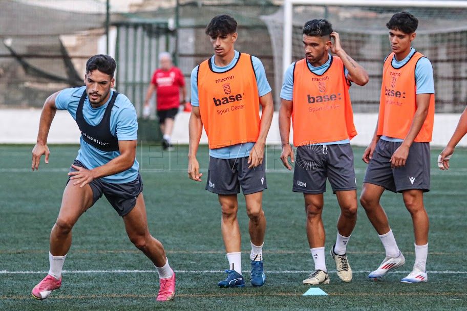 IMG 0411 Duelo de alta intensidad entre Melilla y Cacereño, en el campo de La Espiguera