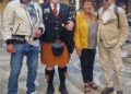 Juanjo Florensa junto a Javieer Fadrique y Sra. M Yolanda Ruiz con Eddi gaitero de Irlanda Día de Melilla: felicitaciones desde Madrid y Valladolid