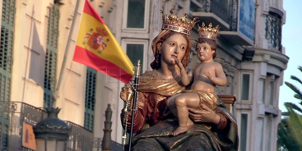 P El buen tiempo respeta la procesión de la patrona