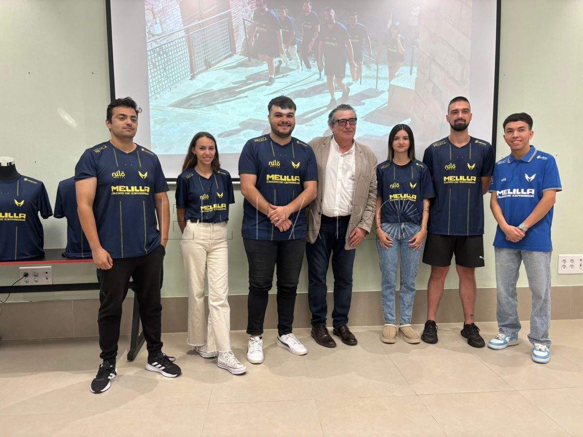 WhatsApp Image 2024 09 30 at 13.25.38 e1727697960981 Melilla Titans vuelve al azul en su nueva camiseta como guiño al color de Melilla