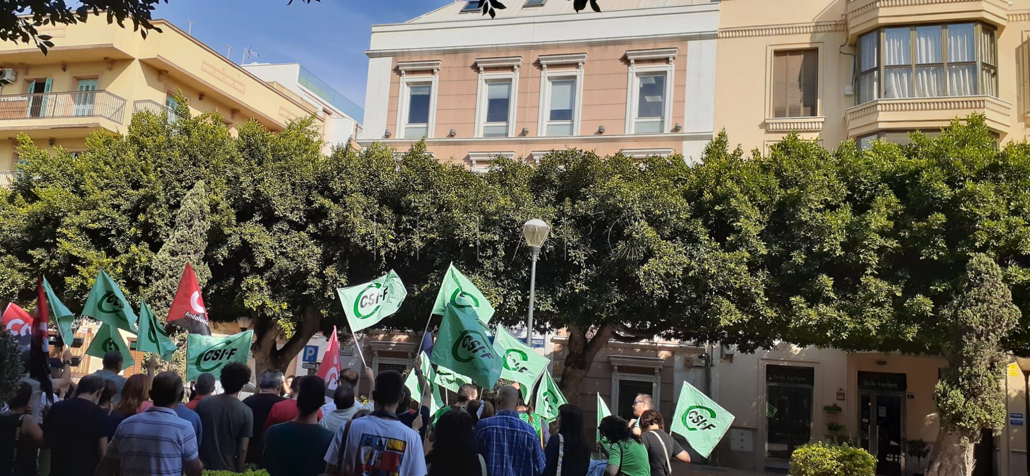 concentracion La CGT y CSIF se concentran para que la CAM municipalice 'Arquisocial'
