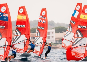 25D 2 3 Azul Sánchez, en el Mundial de IQFoil Sub 19