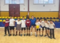26D 6 La plantilla del MCD CD La Salle hace las delicias de los alumnos del CEIP Real