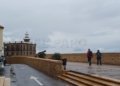 5aa9f384 e1f1 412d 96af d0285cca039c La lluvia no desluce la visita a Melilla de los 717 viajeros del buque Amera