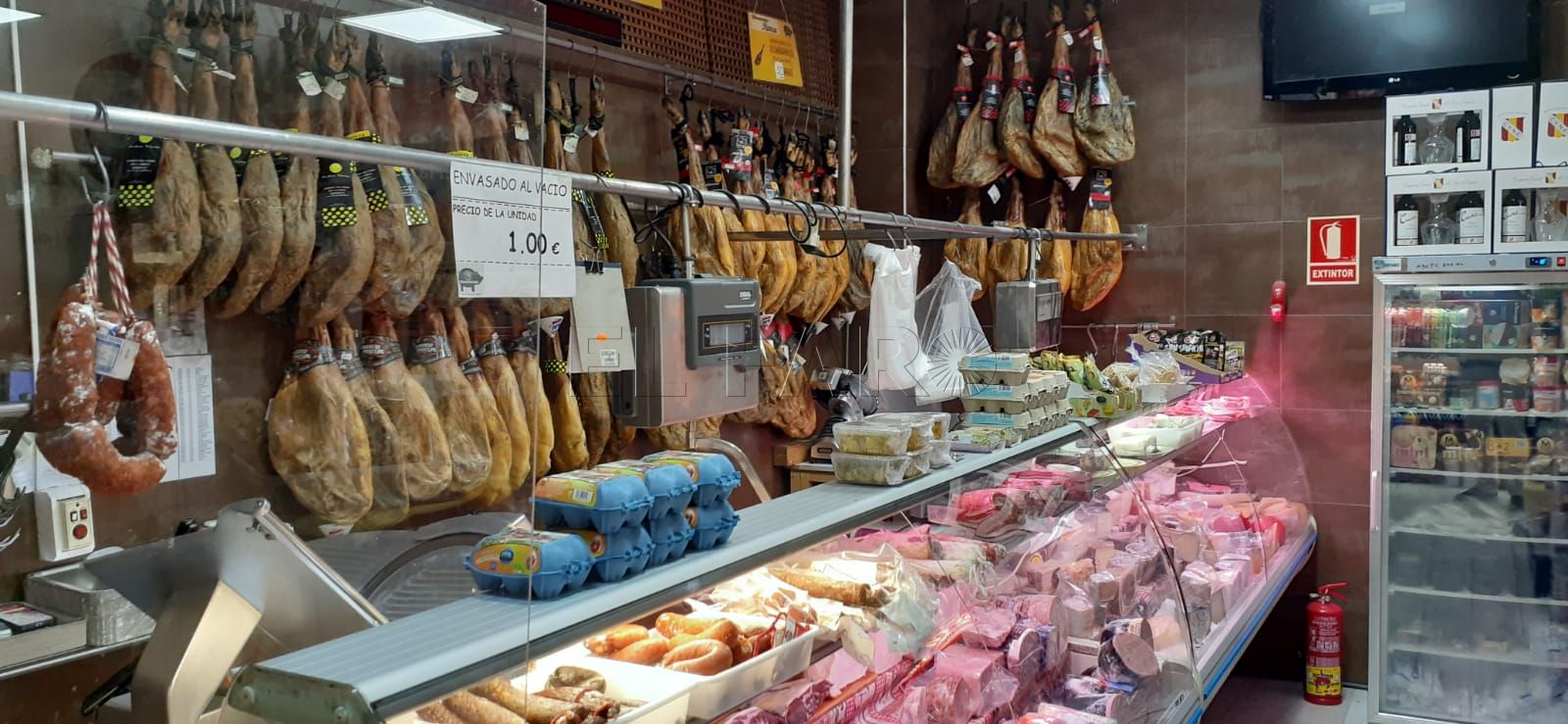 Nacho Parra Ultramarinos Parra: De la venta itinerante a cuarteles a un comercio gourmet
