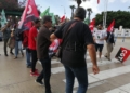 WhatsApp Image 2024 10 02 at 11.18.20 1 Unos 50 trabajadores del centro de menores La Purísima reclaman la municipalización del servicio con una marcha cangrejo a paso de tortuga