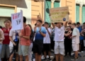 WhatsApp Image 2024 10 11 at 14.17.34 Un centenar de estudiantes se concentran en Melilla para exigir la publicación del nuevo modelo de la Ebau