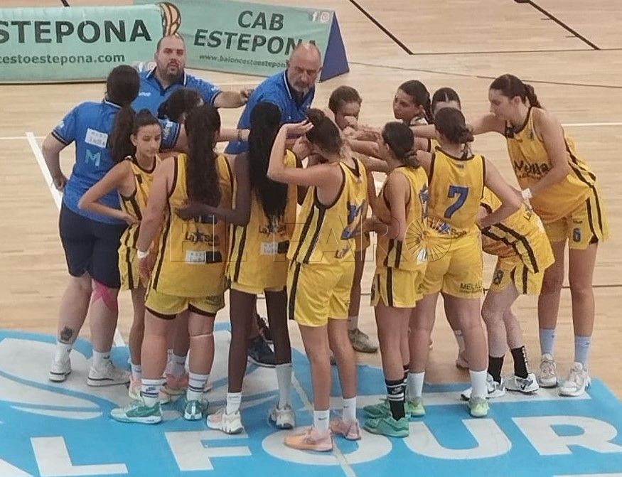 Las chicas del filial se estrenan ante sus aficionados en el ‘Pezzi’