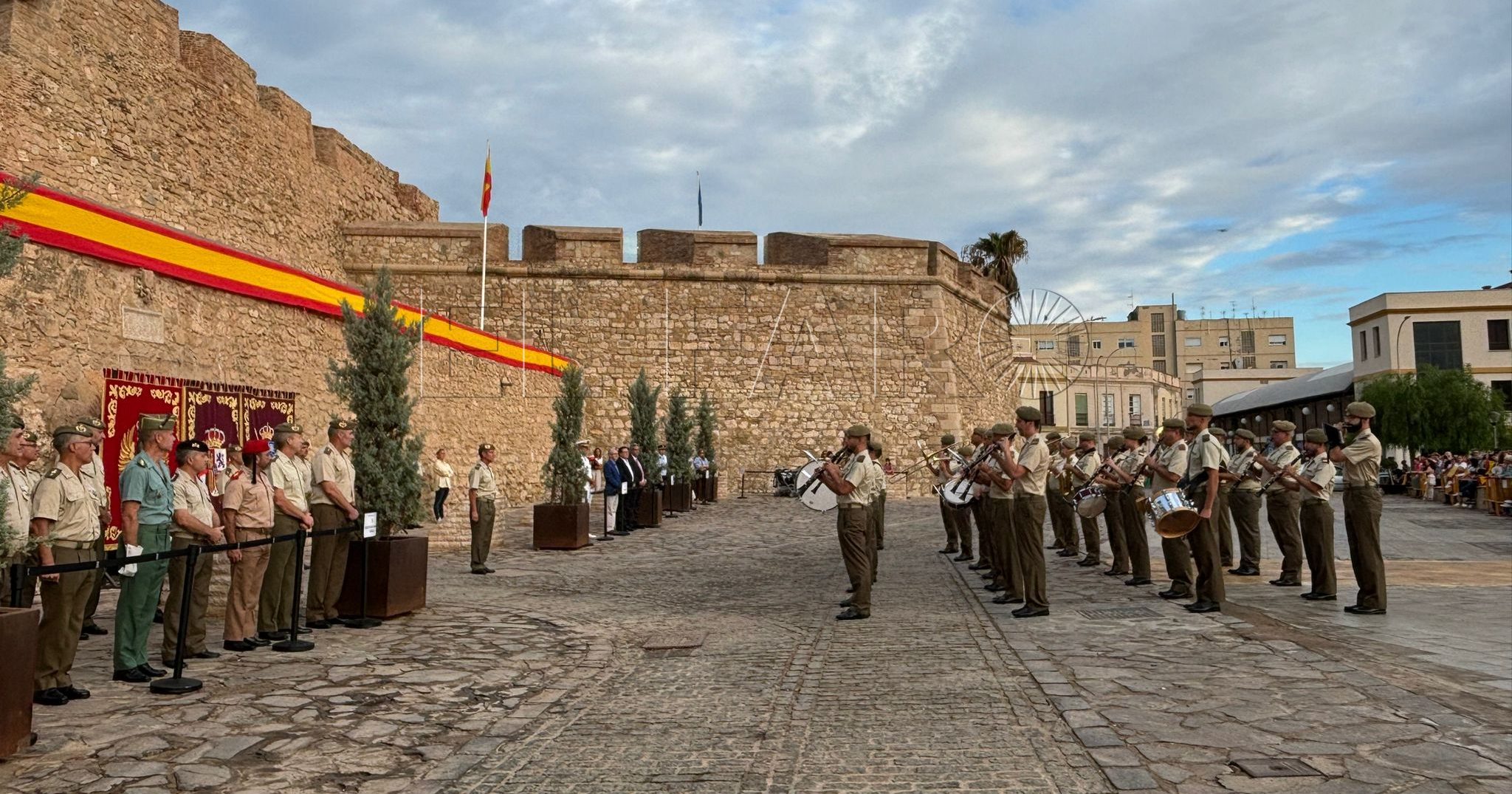 WhatsApp Image 2024 10 15 at 19.30.26 e1729015261324 La exhibición de bandas y escuadras pone el broche de oro a los actos por el Día de la Hispanidad