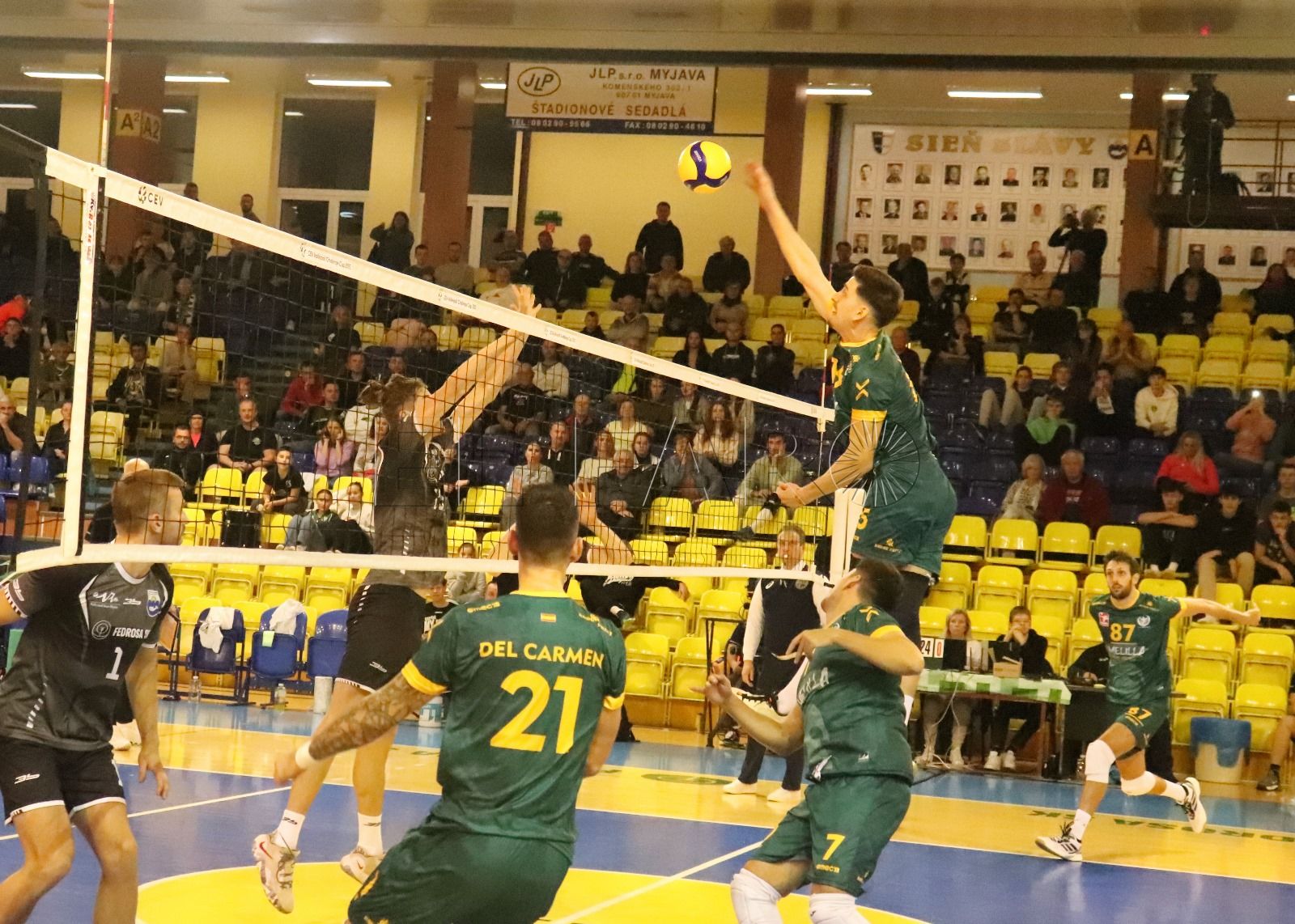 WhatsApp Image 2024 10 16 at 21.05.54 Partido para remontar el vuelo liguero