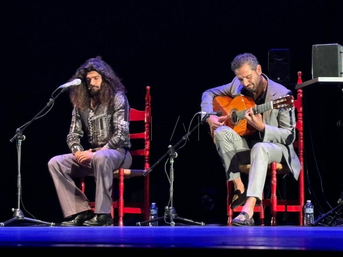 El Kursaal se llena del flamenco más puro con la actuación de Israel Fernández